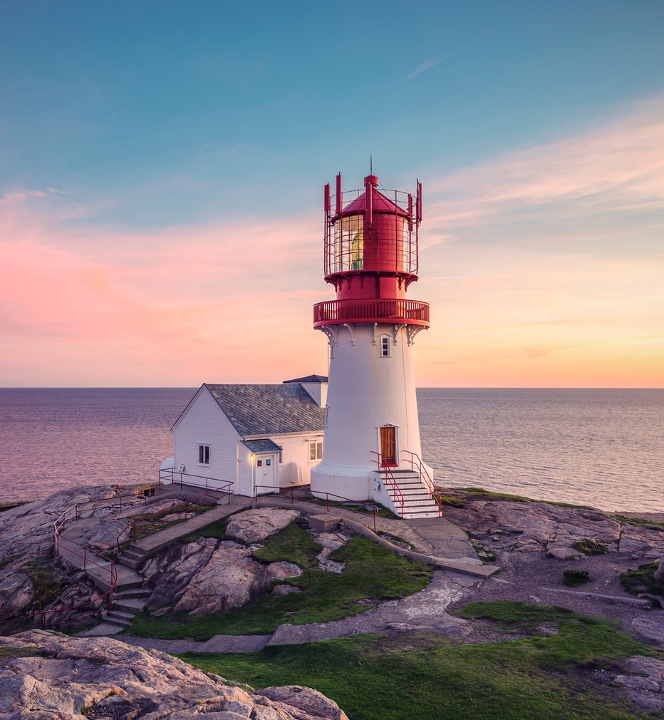 Lindesnes fyr i solnedgang