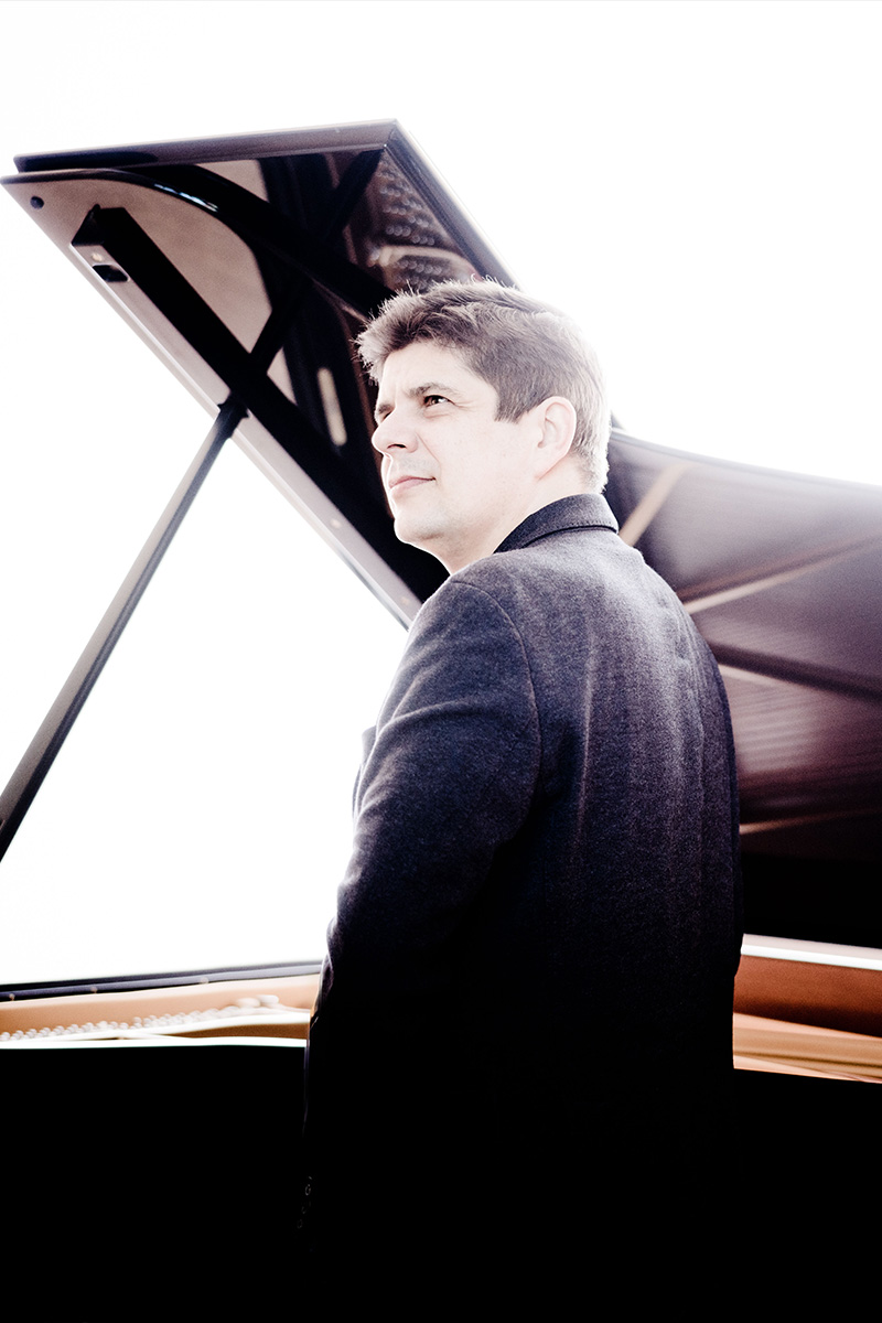 Javier Perianes with NZSO Chamber Strings