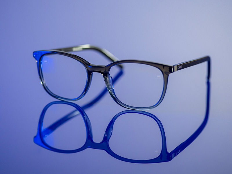 A picture of some glasses with the ZEISS DruaVision Coating