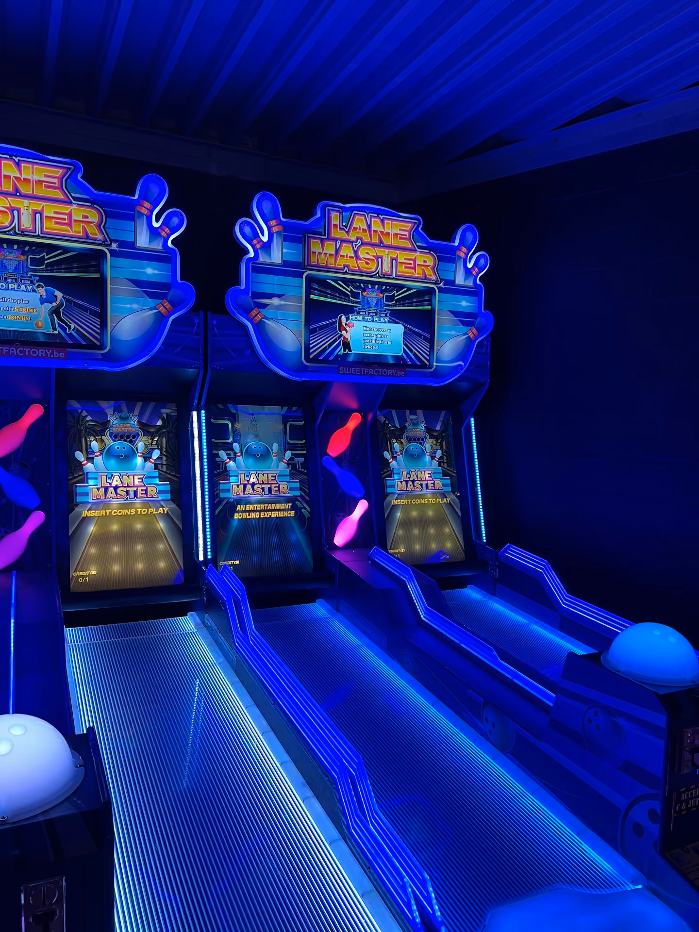 Pistes de bowling d'arcade Lane Master éclairées en bleu