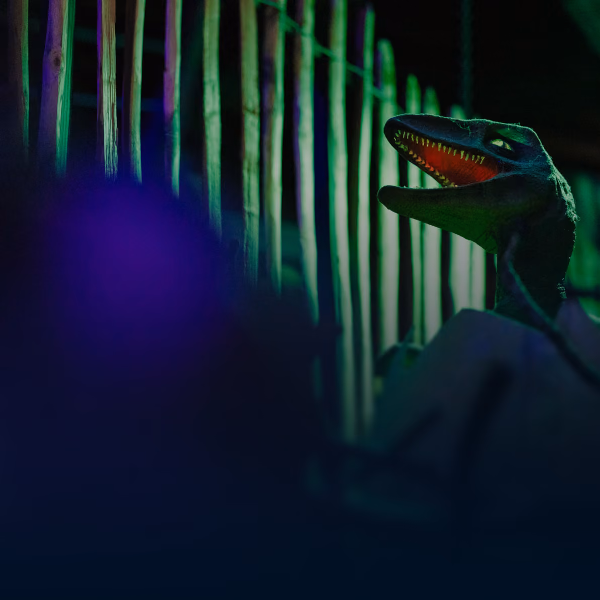 Arène Jungle de Laser Magic, dinosaure sous lumière verte