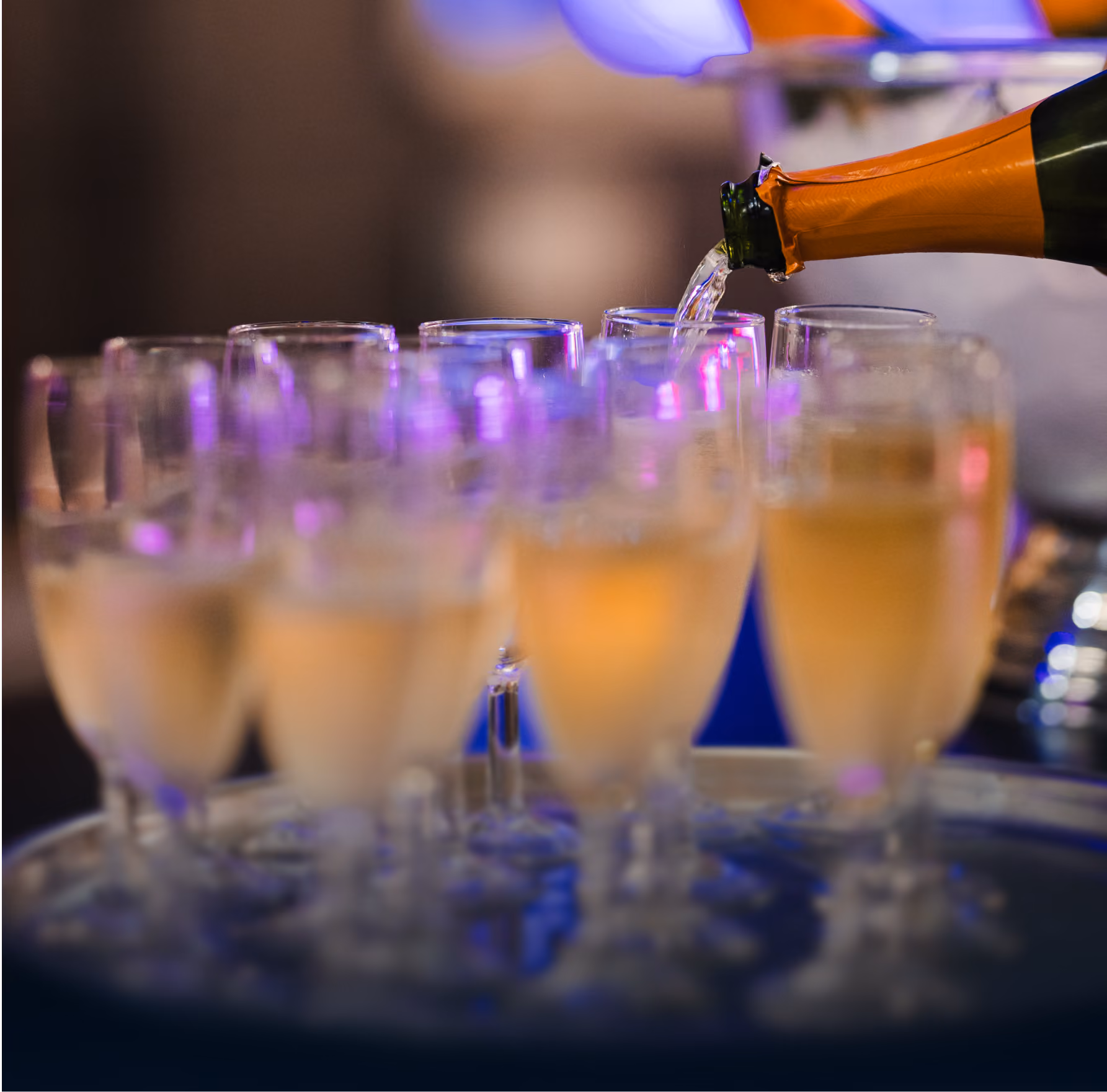 Coupes de bulles servies sur un plateau