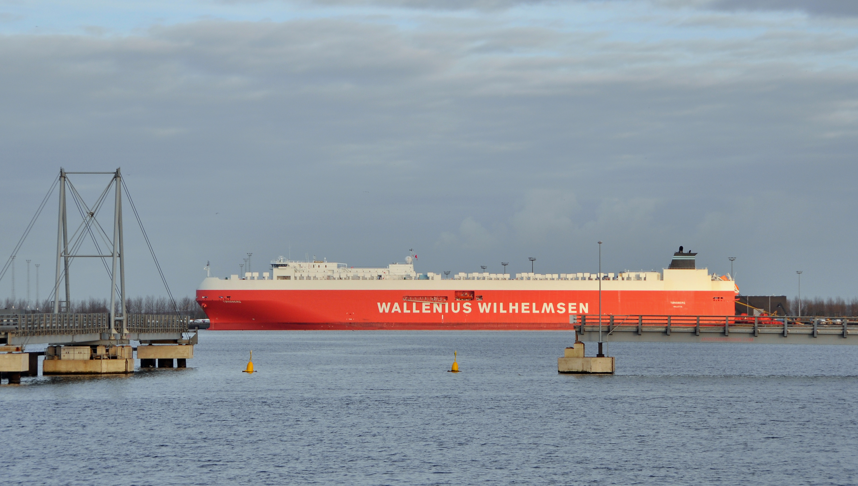 Wallenius Wilhelmsen vil hente 300 millioner dollar