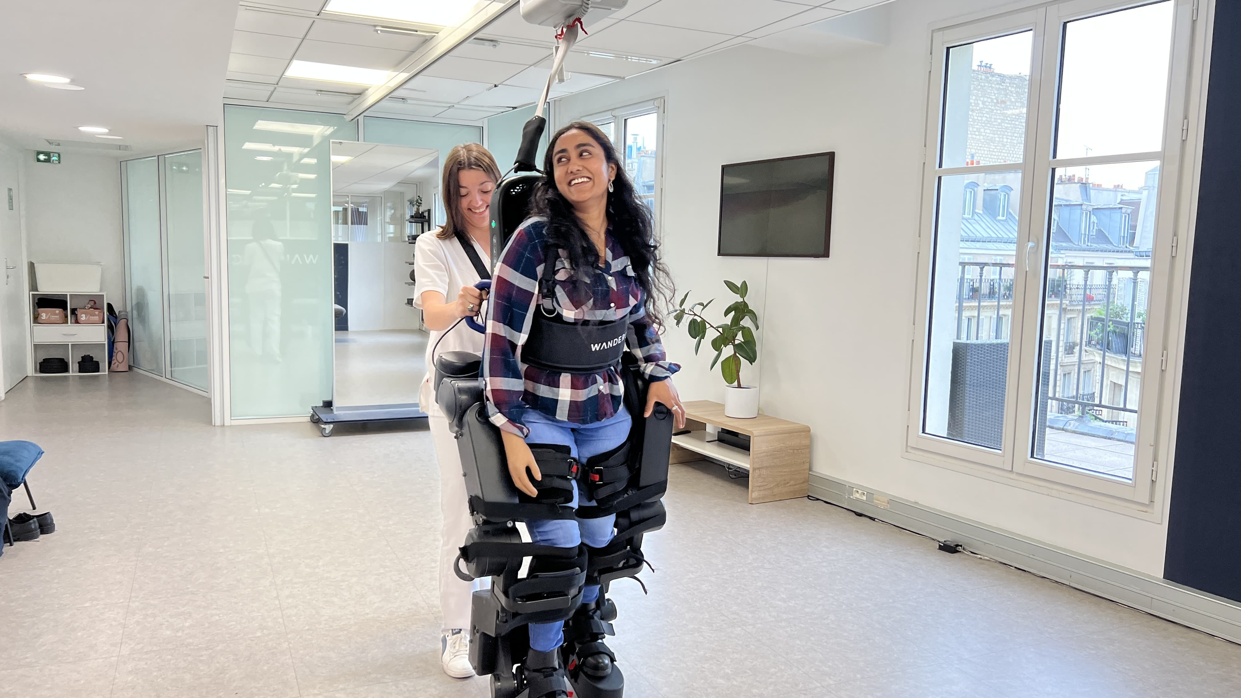 Patient assisted by the Walk in Paris team