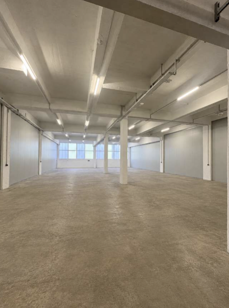 Local d'activité de 300 m2 - Froges - 300 m² - Froges - 28-10 — photo 1