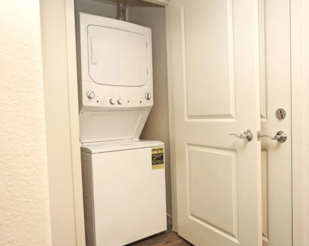 Washer dryer area