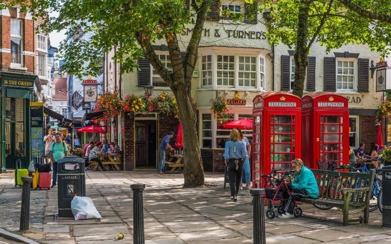 Pub and red telephone boxes in Richmond