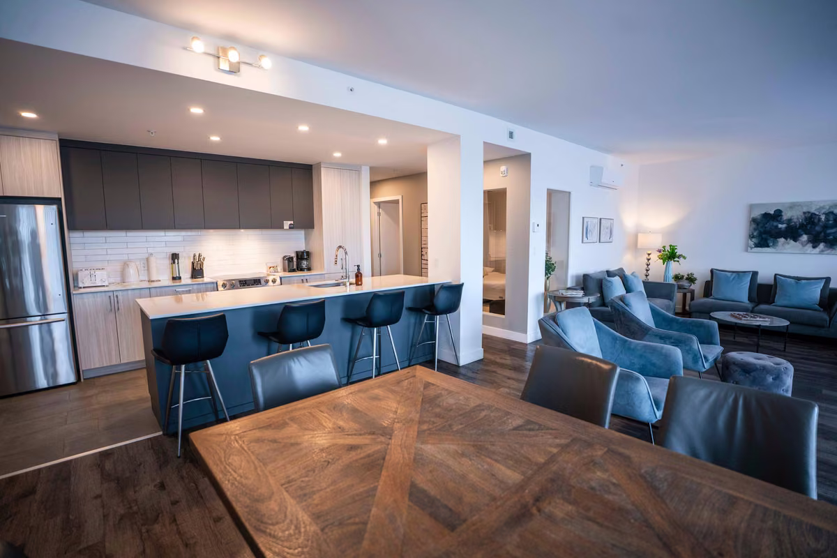 Cuisine et salle à manger du condo 108 vues depuis l'entrée, Aurea Charlevoix
