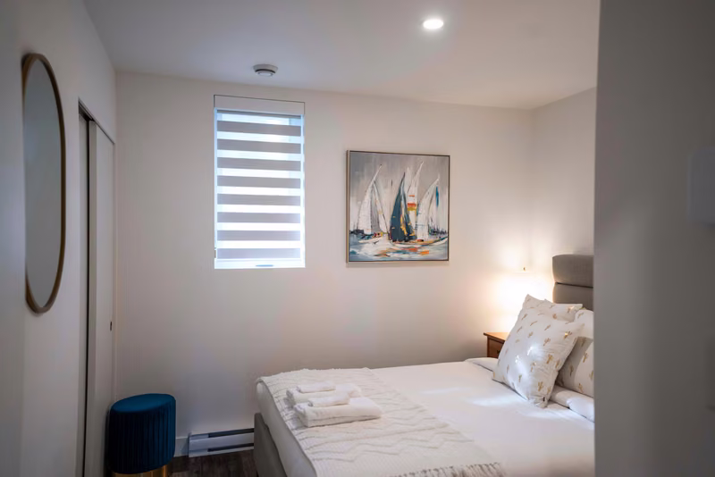 Chambre principale du condo 108 avec lit queen, Aurea Charlevoix