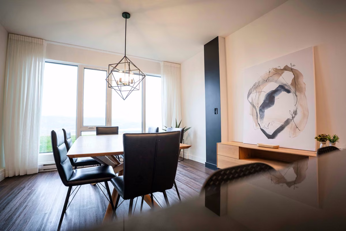 Salle à manger du condo 103 à aire ouverte, Aurea Charlevoix