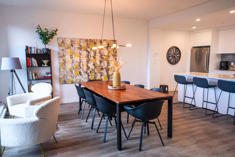 Salle à manger du condo 110 à aire ouverte, Aurea Charlevoix