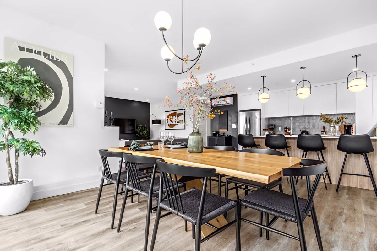Salle à manger du condo 111 à aire ouverte, Aurea Charlevoix