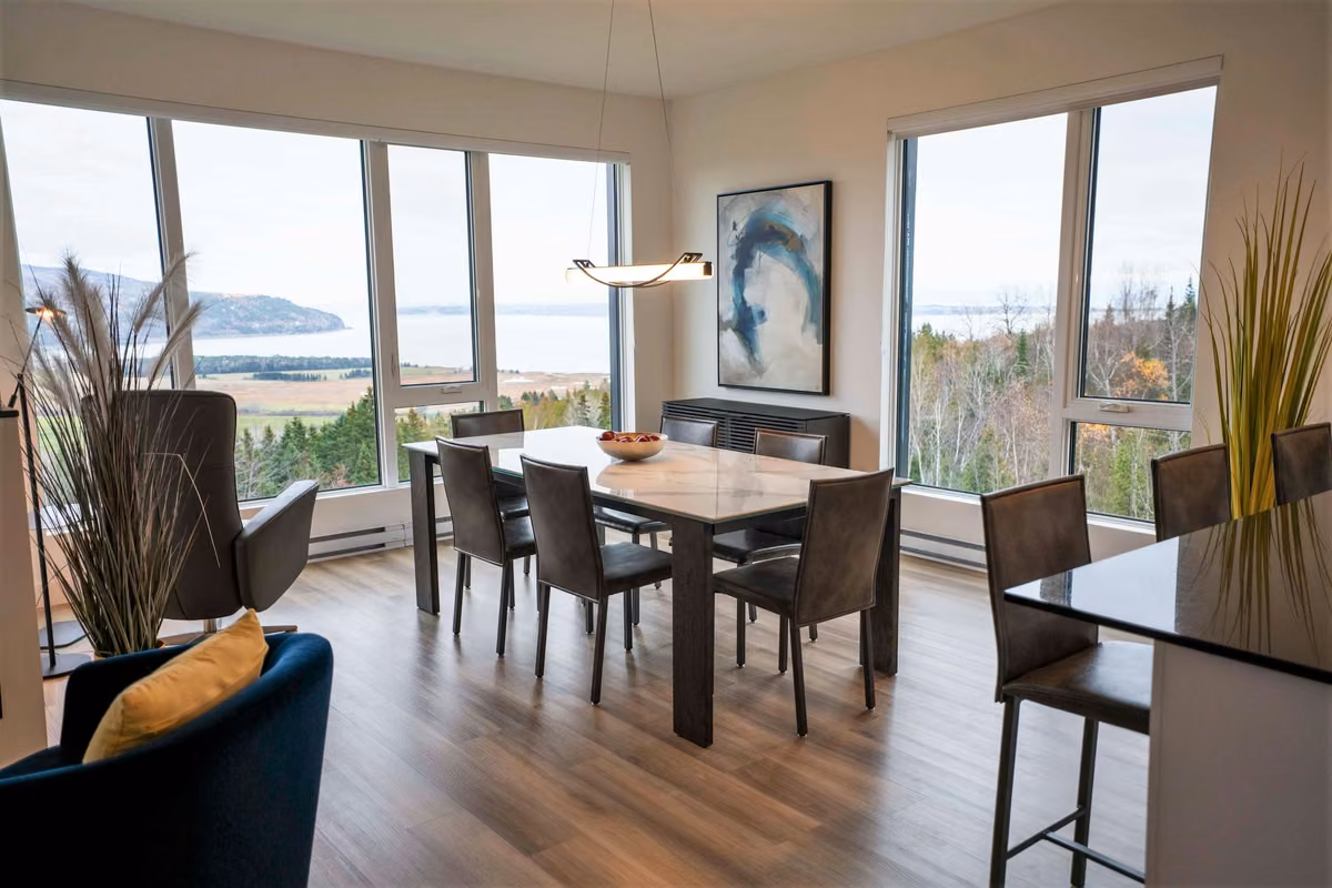 Salle à manger du condo 201 à aire ouverte, Aurea Charlevoix