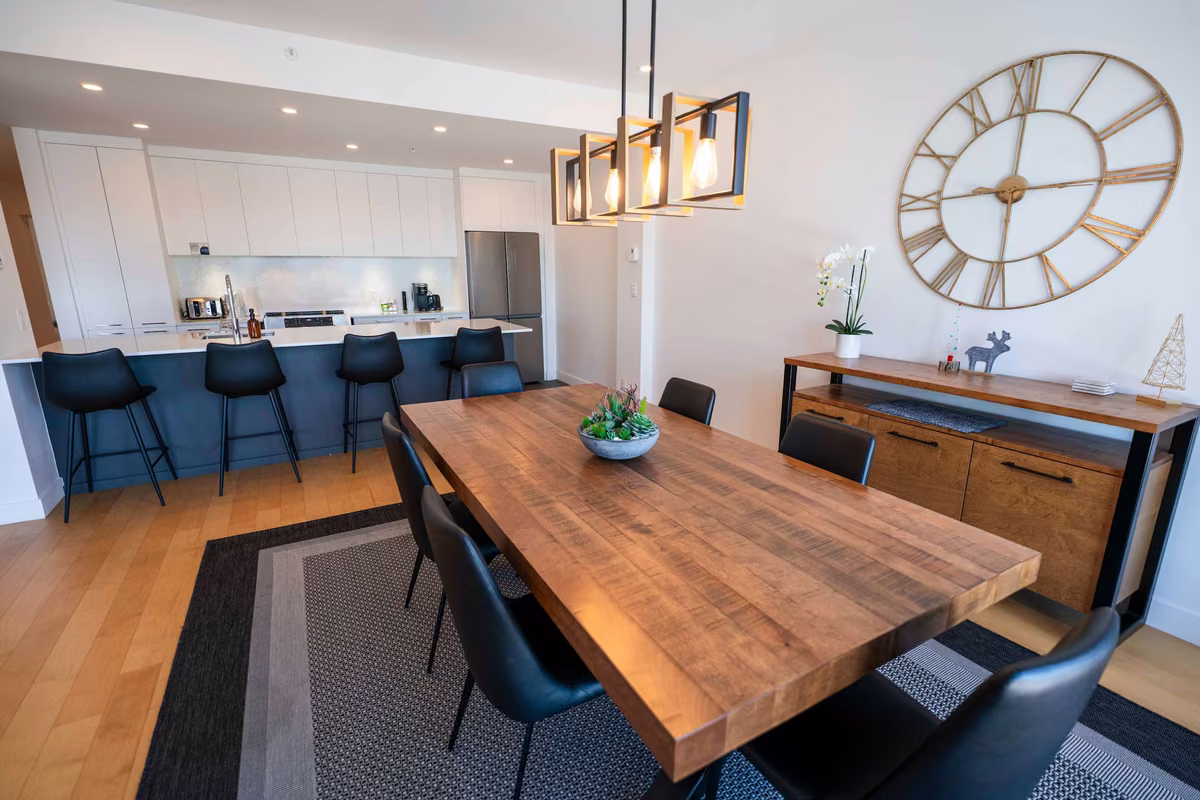 Salle à manger du condo 202 à aire ouverte, Aurea Charlevoix