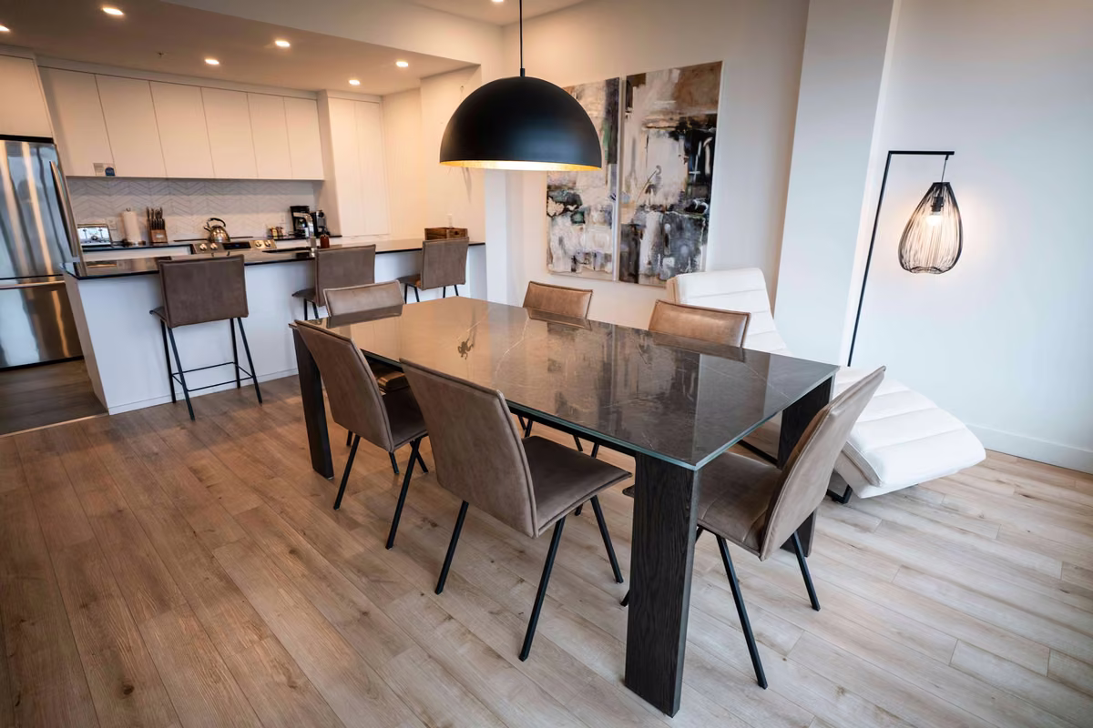 Salle à manger du condo 205 à aire ouverte, Aurea Charlevoix