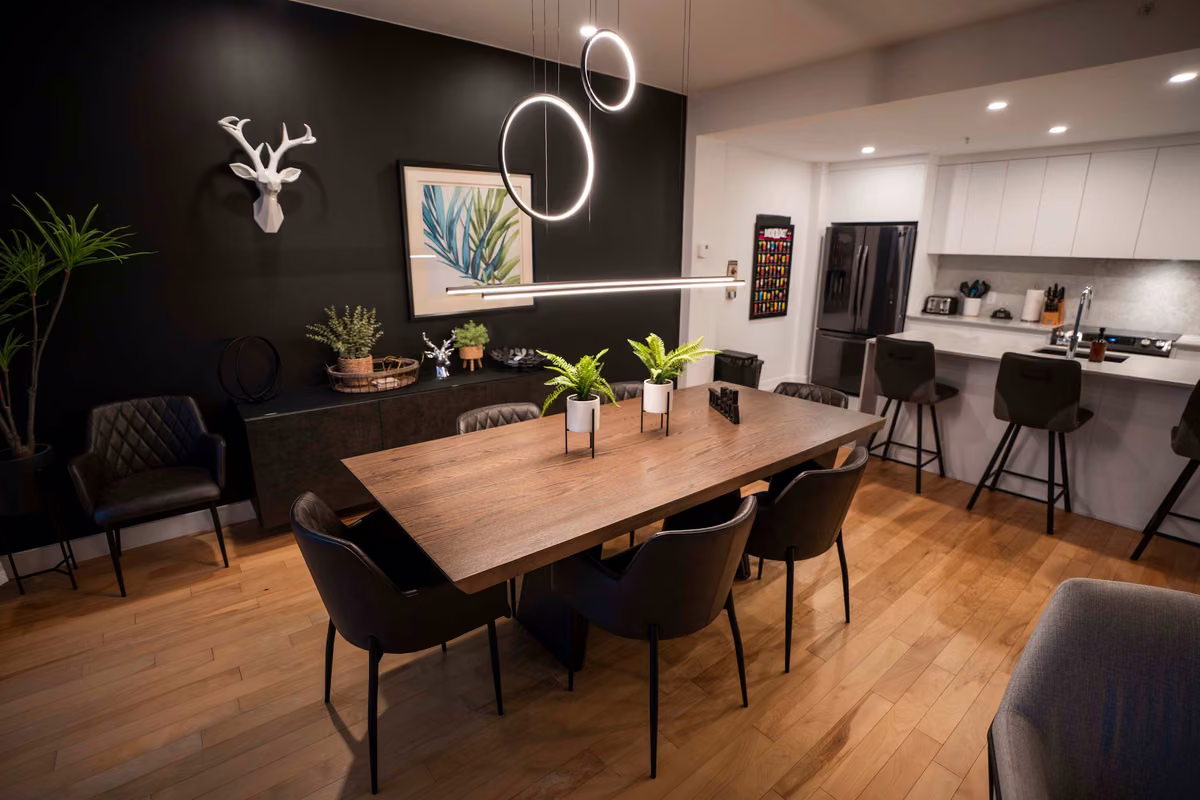 Salle à manger du condo 206 à aire ouverte, Aurea Charlevoix