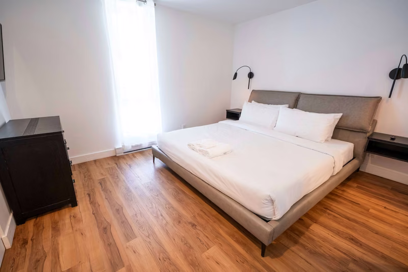 Chambre 1 du condo 209 avec lit king, Aurea Charlevoix