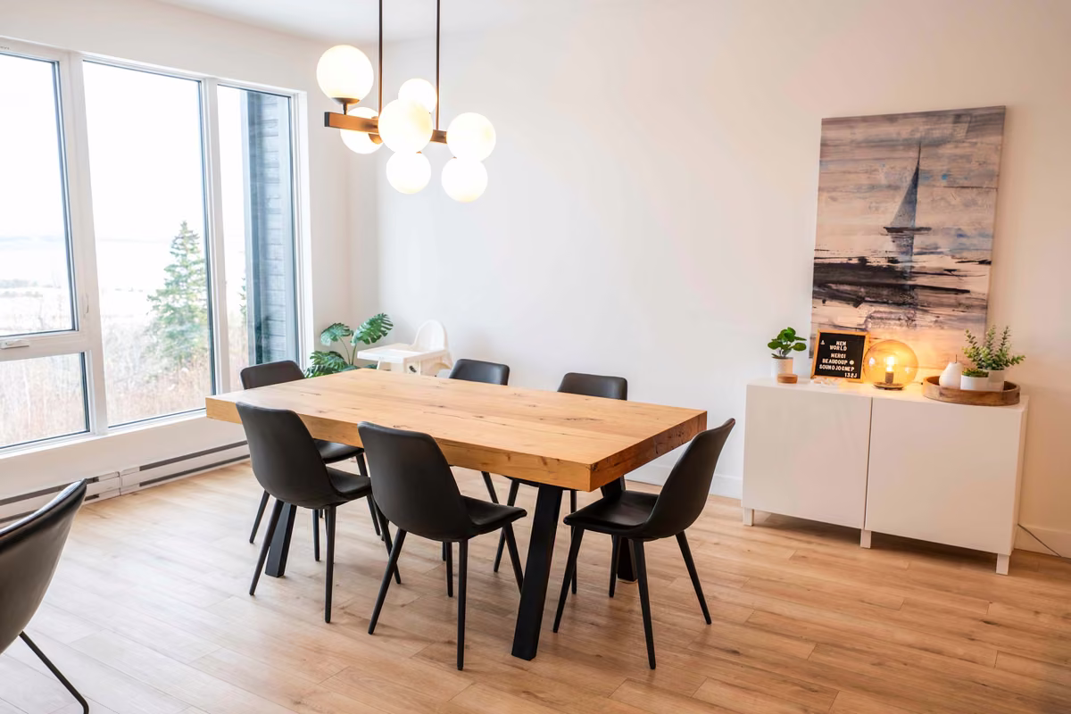 Salle à manger du condo 210 à aire ouverte, Aurea Charlevoix