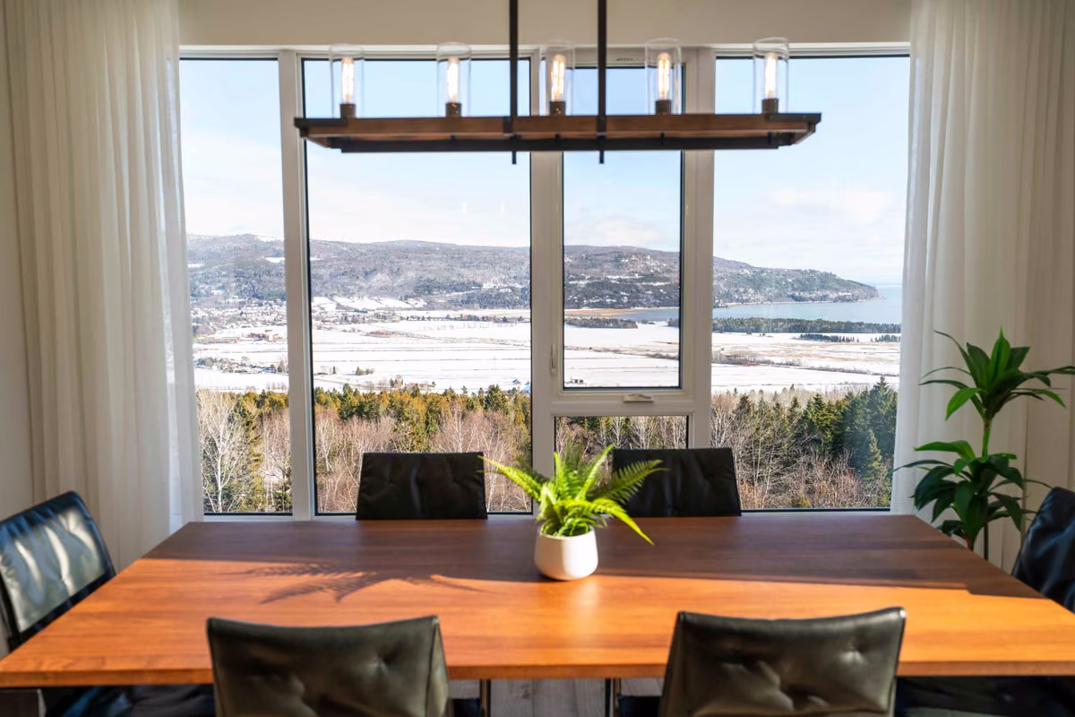 Salle à manger du condo 301 à aire ouverte, Aurea Charlevoix