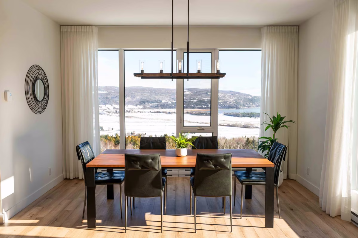 Salle à manger du condo 301 à aire ouverte, Aurea Charlevoix