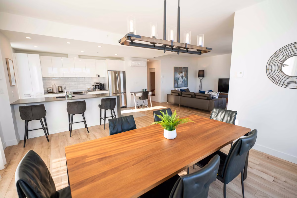 Salle à manger du condo 301 à aire ouverte, Aurea Charlevoix