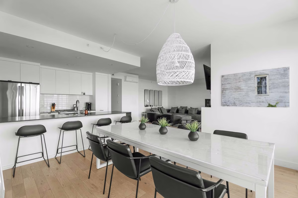 Salle à manger du condo 303 à aire ouverte, Aurea Charlevoix