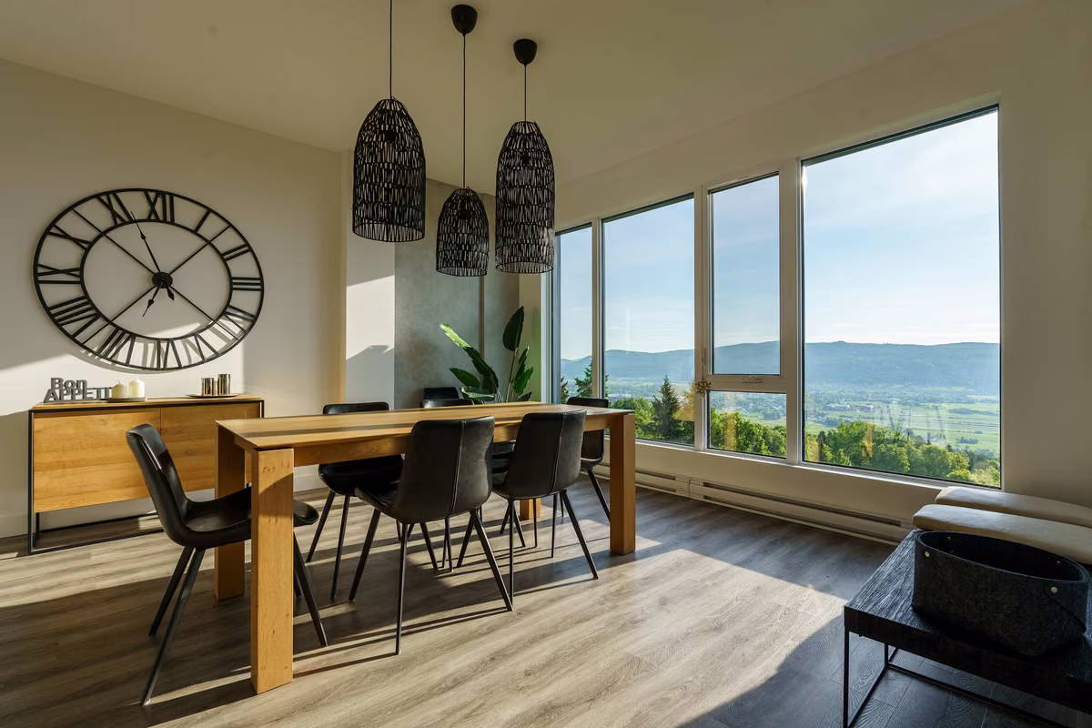 Salle à manger du condo 307 à aire ouverte, Aurea Charlevoix