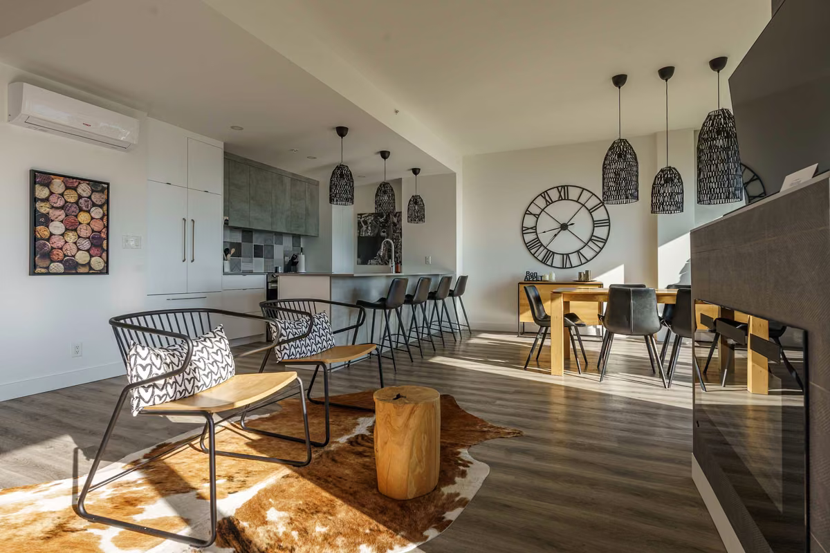Salle à manger du condo 307 à aire ouverte, Aurea Charlevoix