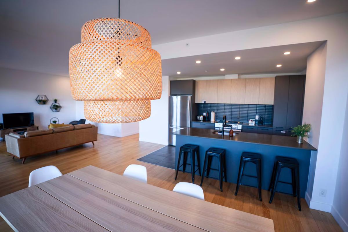 Salle à manger du condo 309 à aire ouverte, Aurea Charlevoix