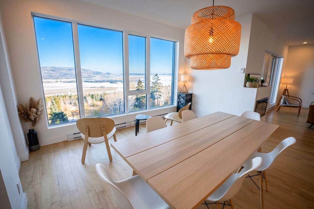 Salle à manger du condo 309 à aire ouverte, Aurea Charlevoix