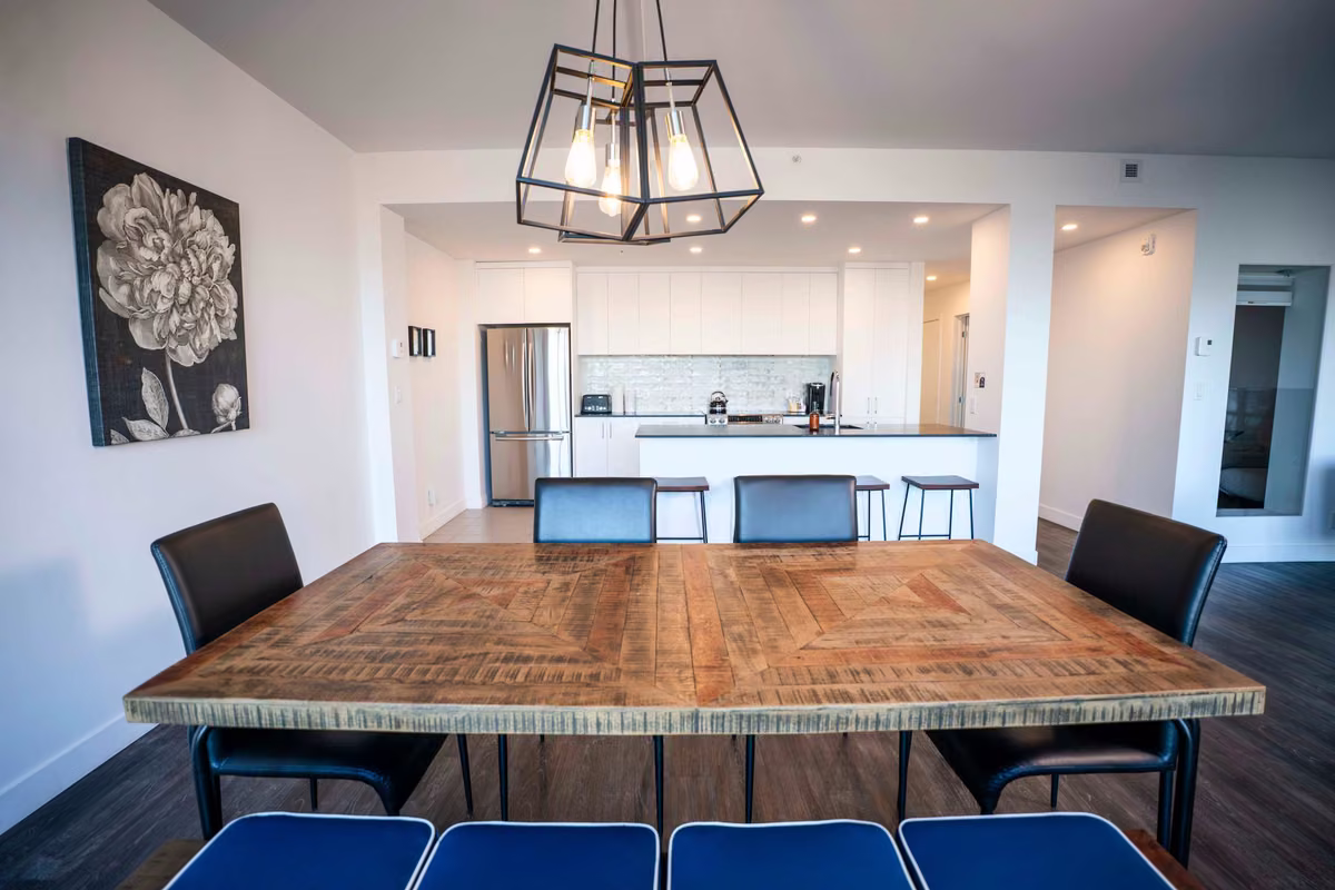 Salle à manger du condo 310 à aire ouverte, Aurea Charlevoix