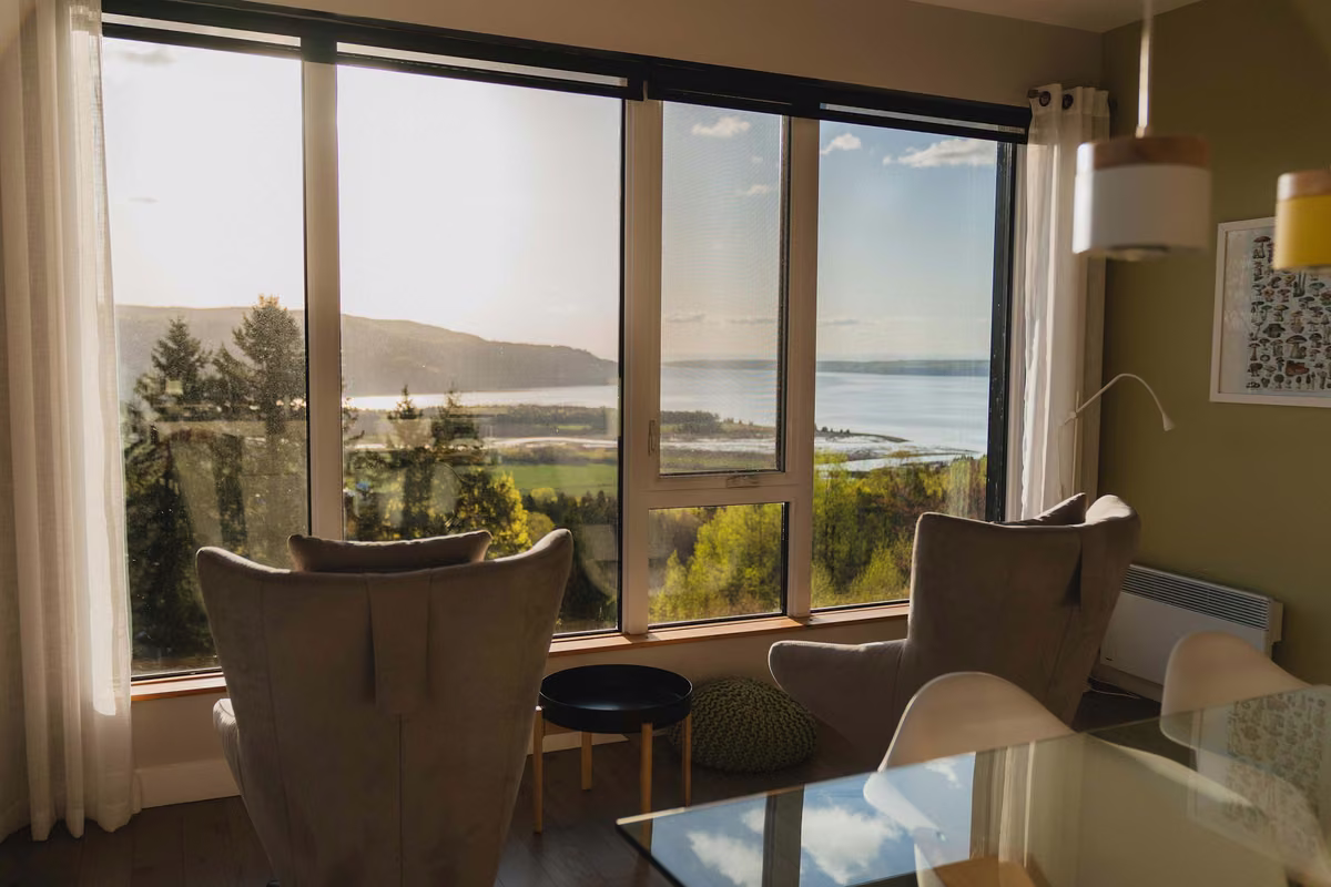 Terrasse privée du condo 311 avec vue sur Charlevoix, Aurea Charlevoix