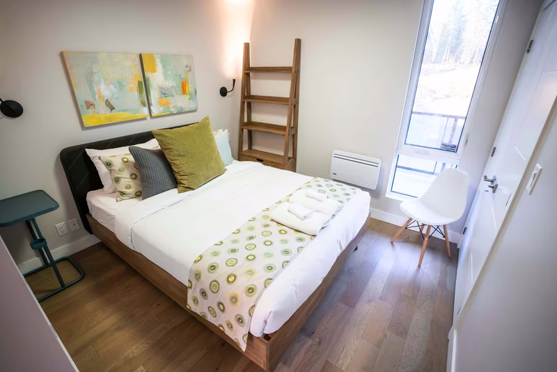 Chambre 2 du condo 311 avec lit queen, Aurea Charlevoix