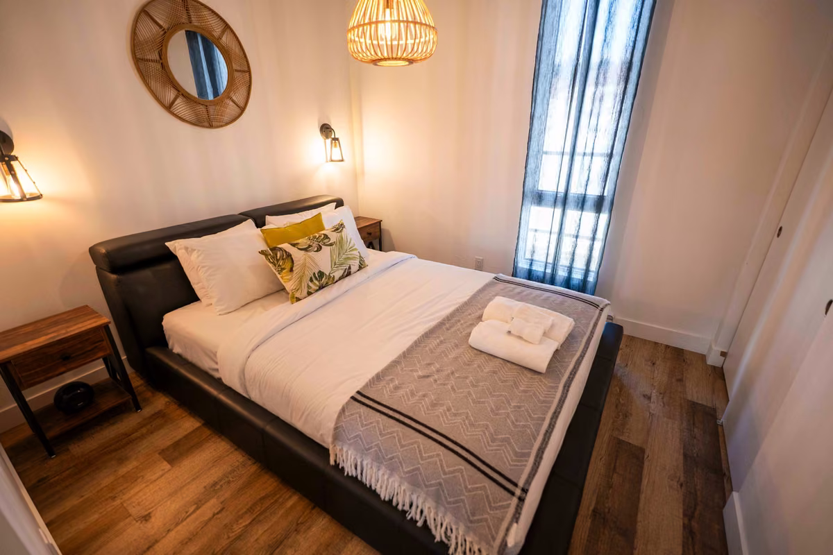 Chambre 2 du condo 402 avec lit queen, Aurea Charlevoix