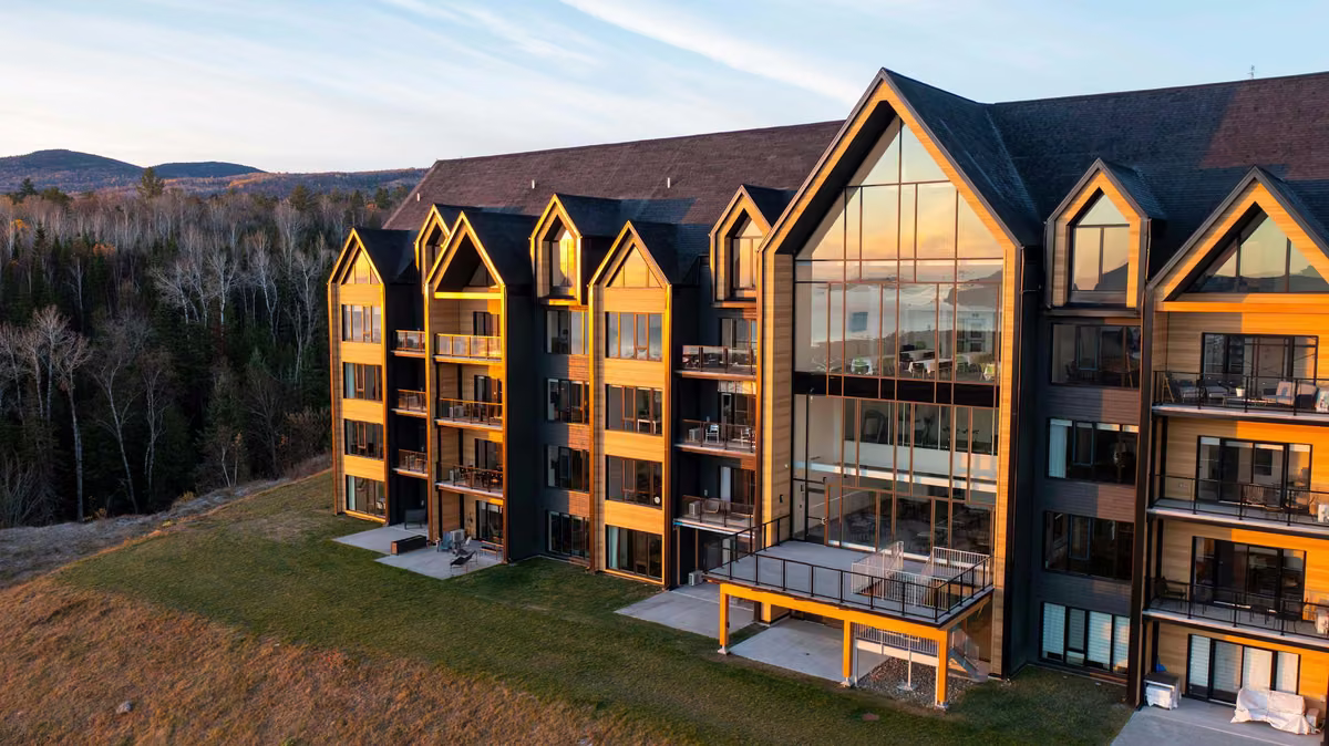 Vue aérienne du bâtiment à Baie-Saint-Paul