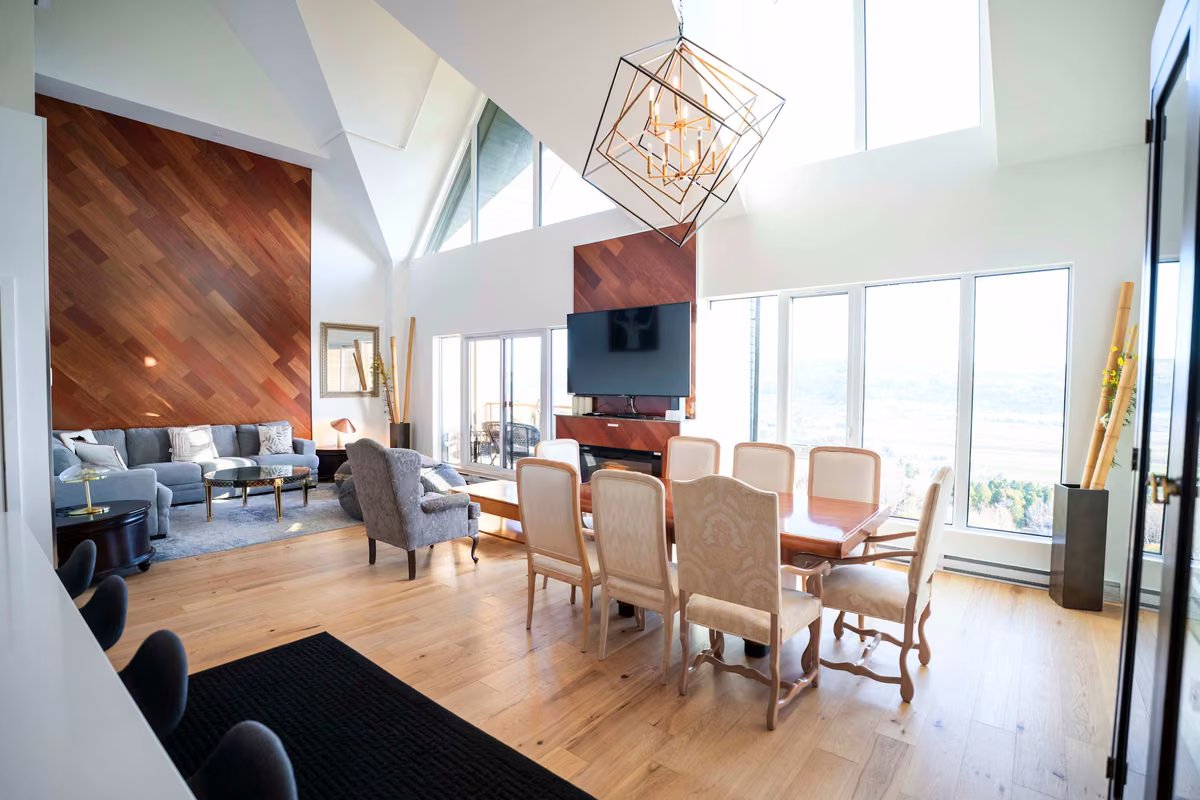 Salle à manger du condo 408 à aire ouverte, Aurea Charlevoix