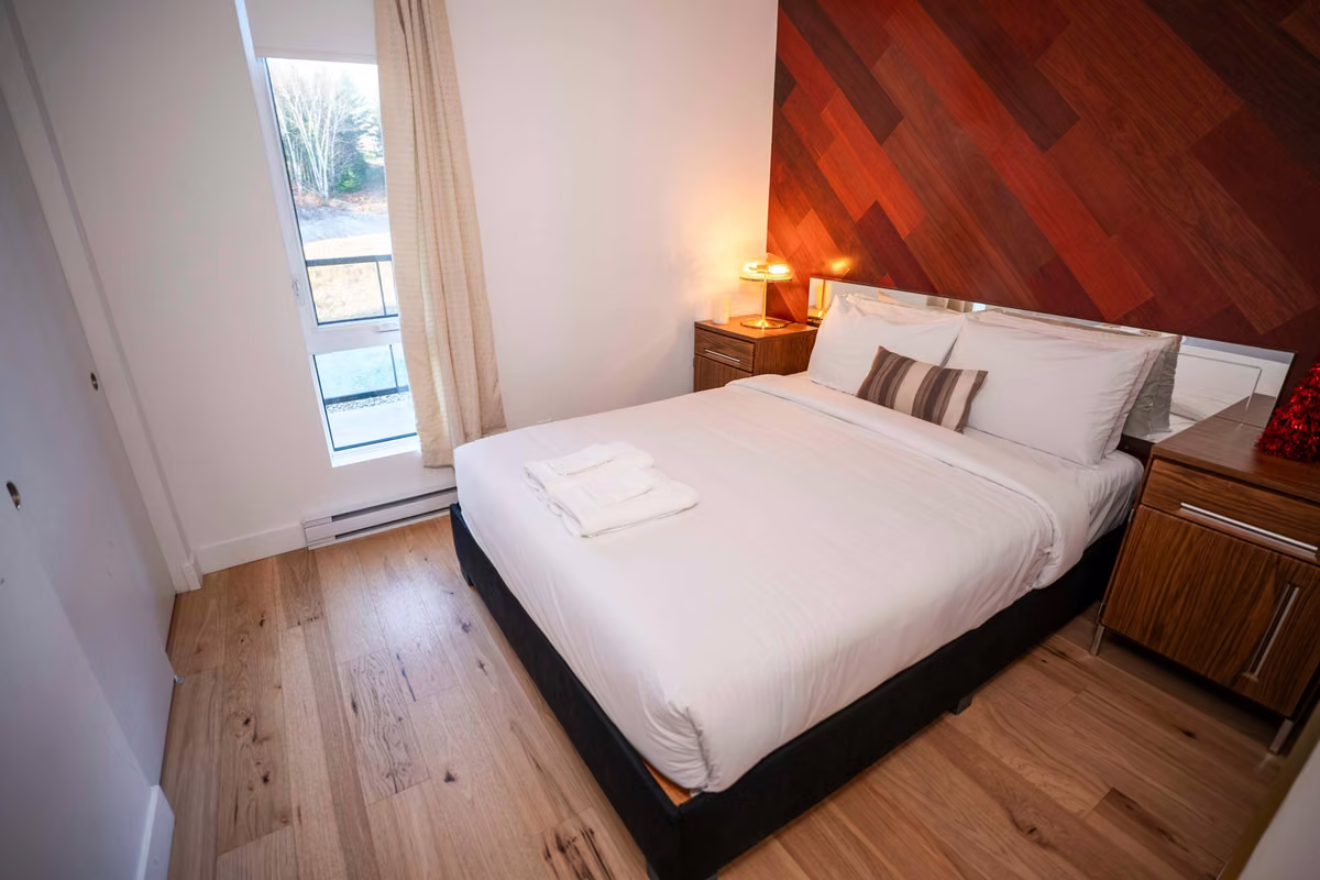 Chambre 4 du condo 408 avec lit queen, Aurea Charlevoix
