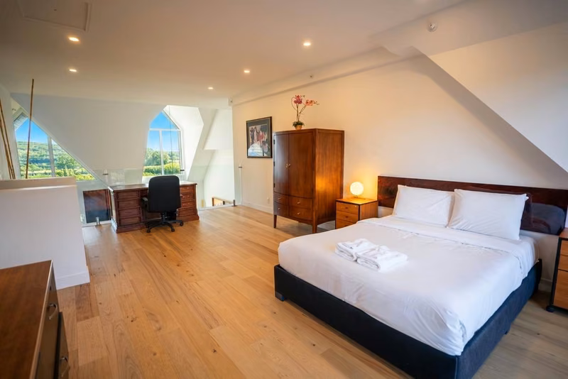 Chambre 1 du condo 408 avec lit king, Aurea Charlevoix