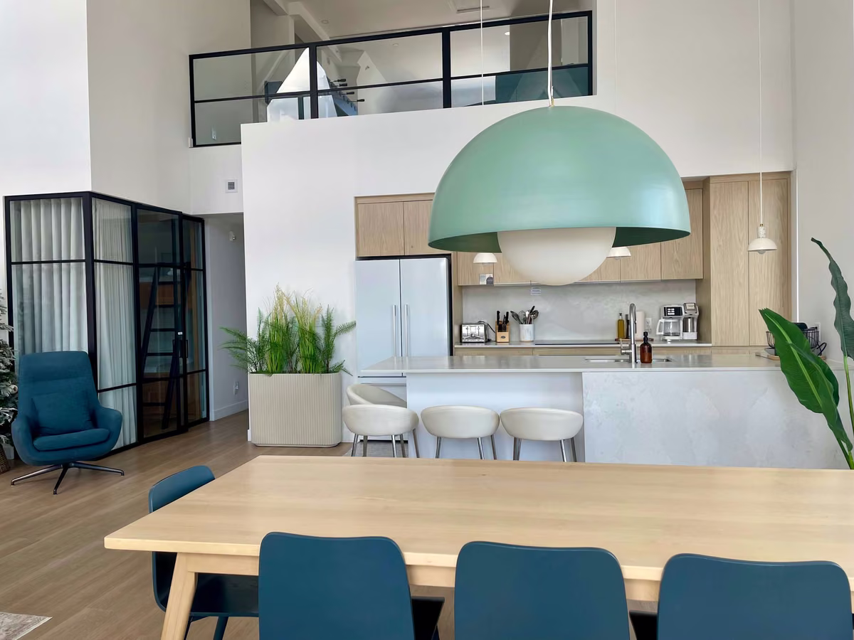 Salle à manger du condo 411 à aire ouverte, Aurea Charlevoix