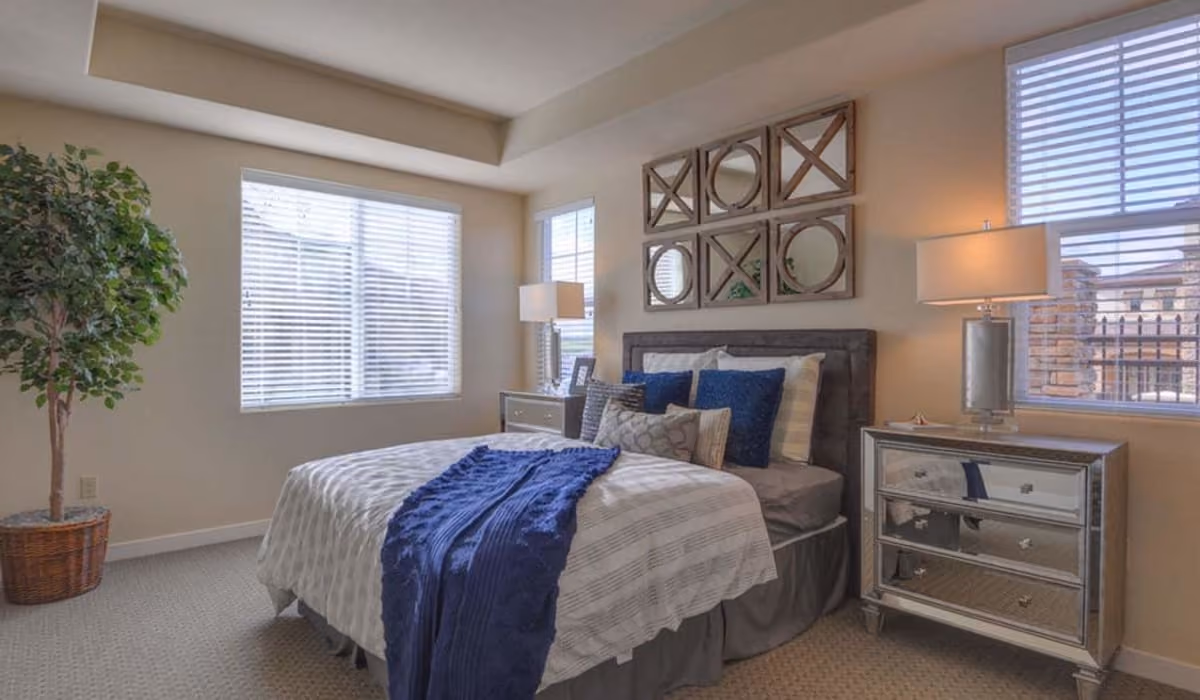 Bedroom furnished with furniture
