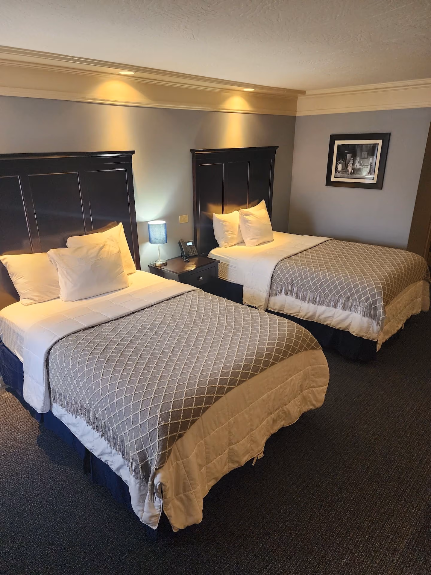 Kenyon Inn Standard Room interior view