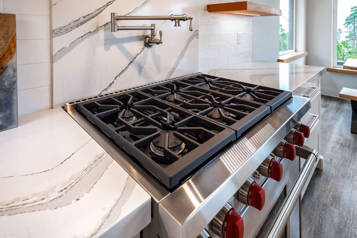 Deep and thorough cleaning service by a professional cleaner after one time in Comox Valley, BC.