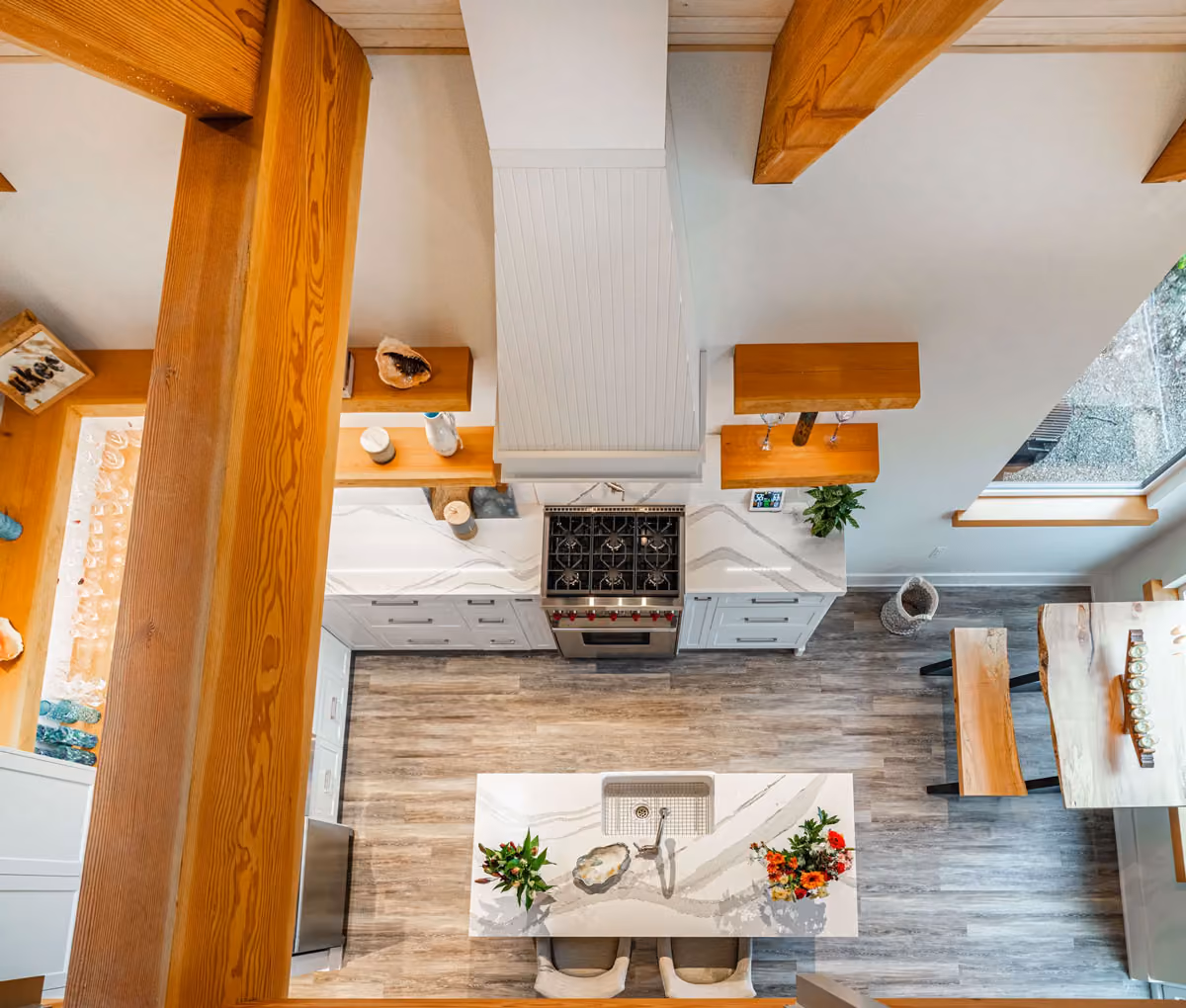 A kitchen that has been cleaned professionally by local Comox cleaning company offering bi weekly cleaning.