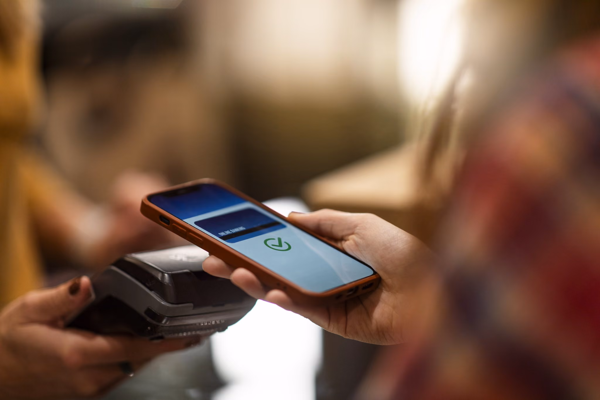 Paying by smartphone at a card terminal