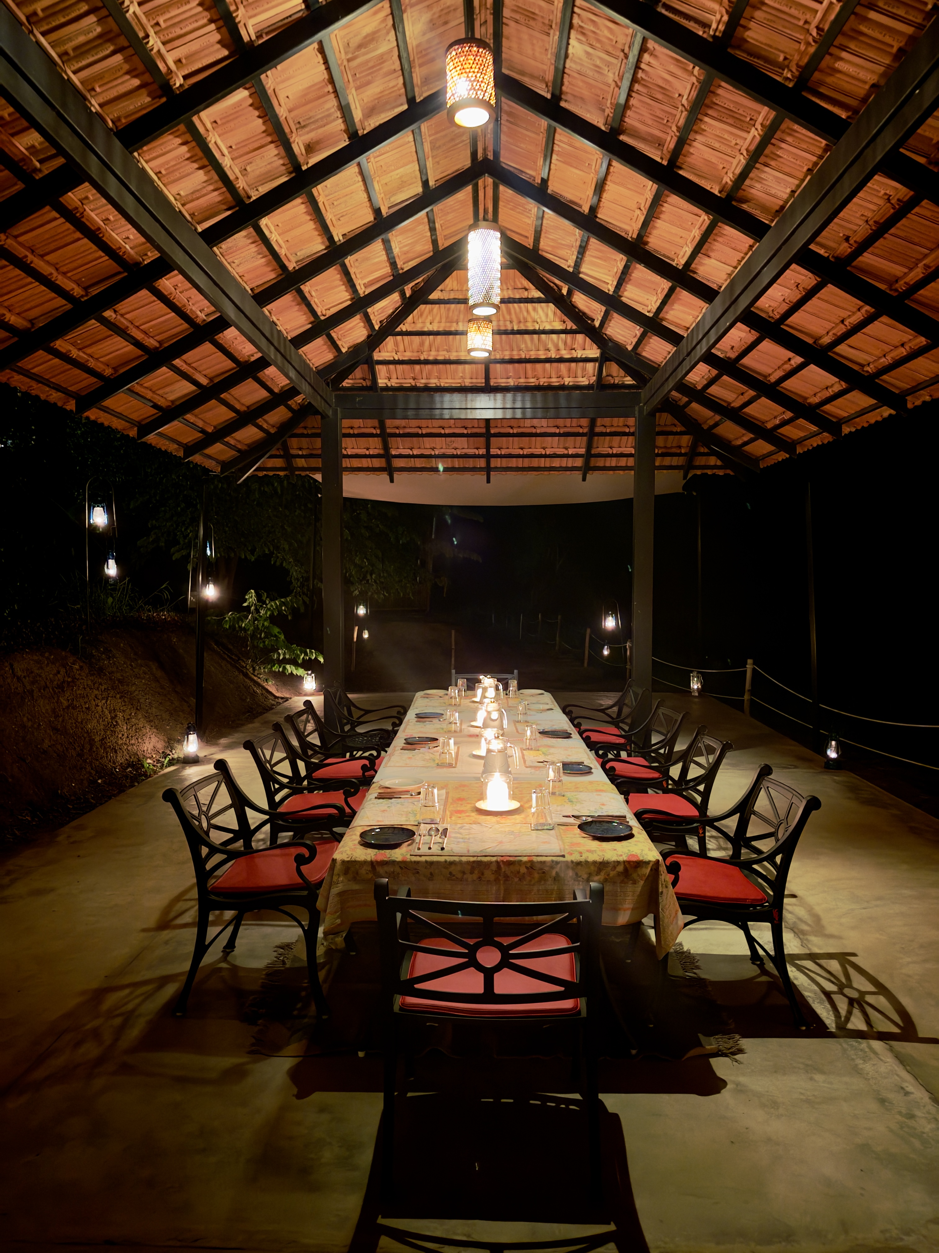 Campfire evening at Machaan