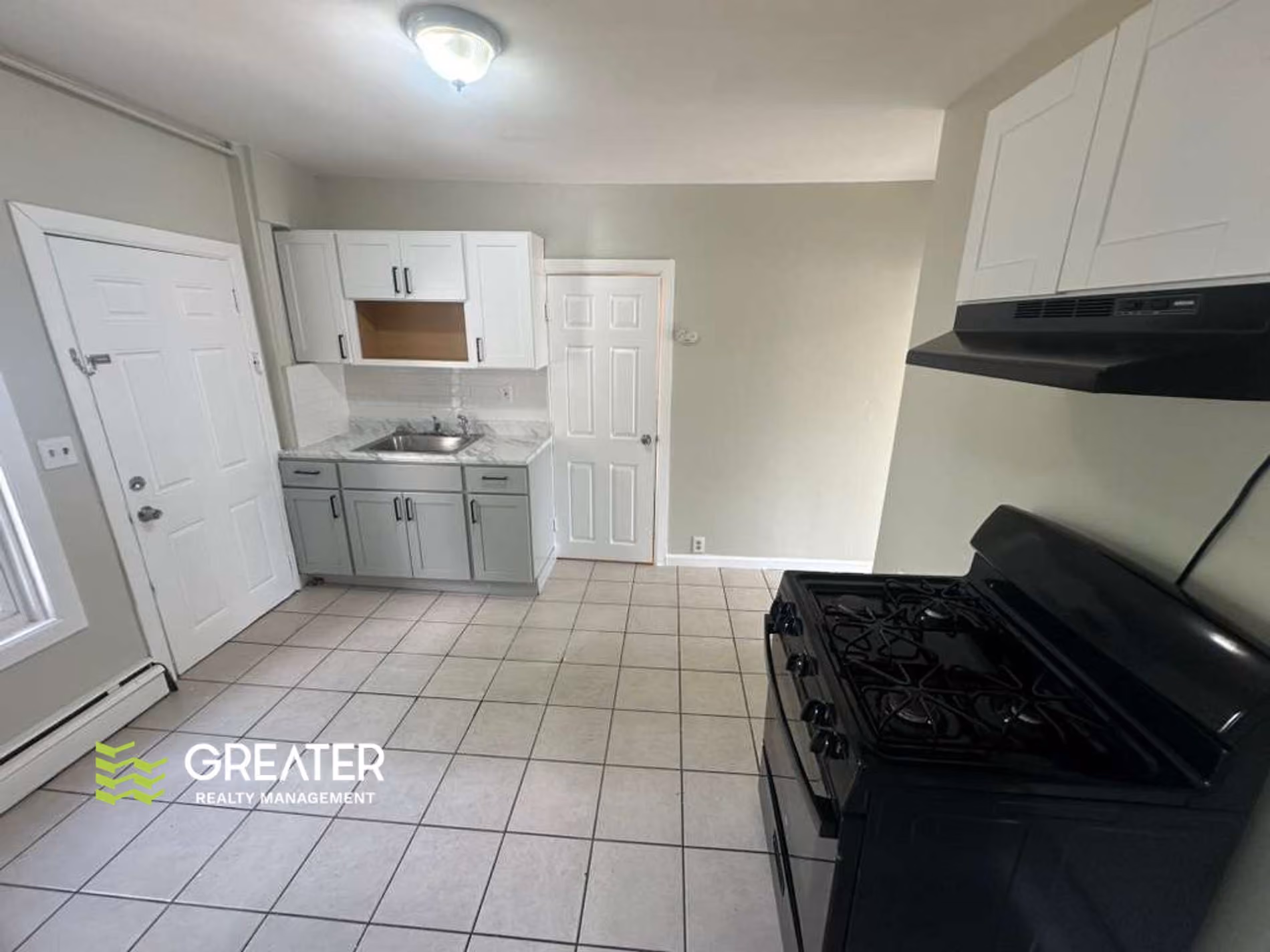 825 E 19th St, Paterson, NJ