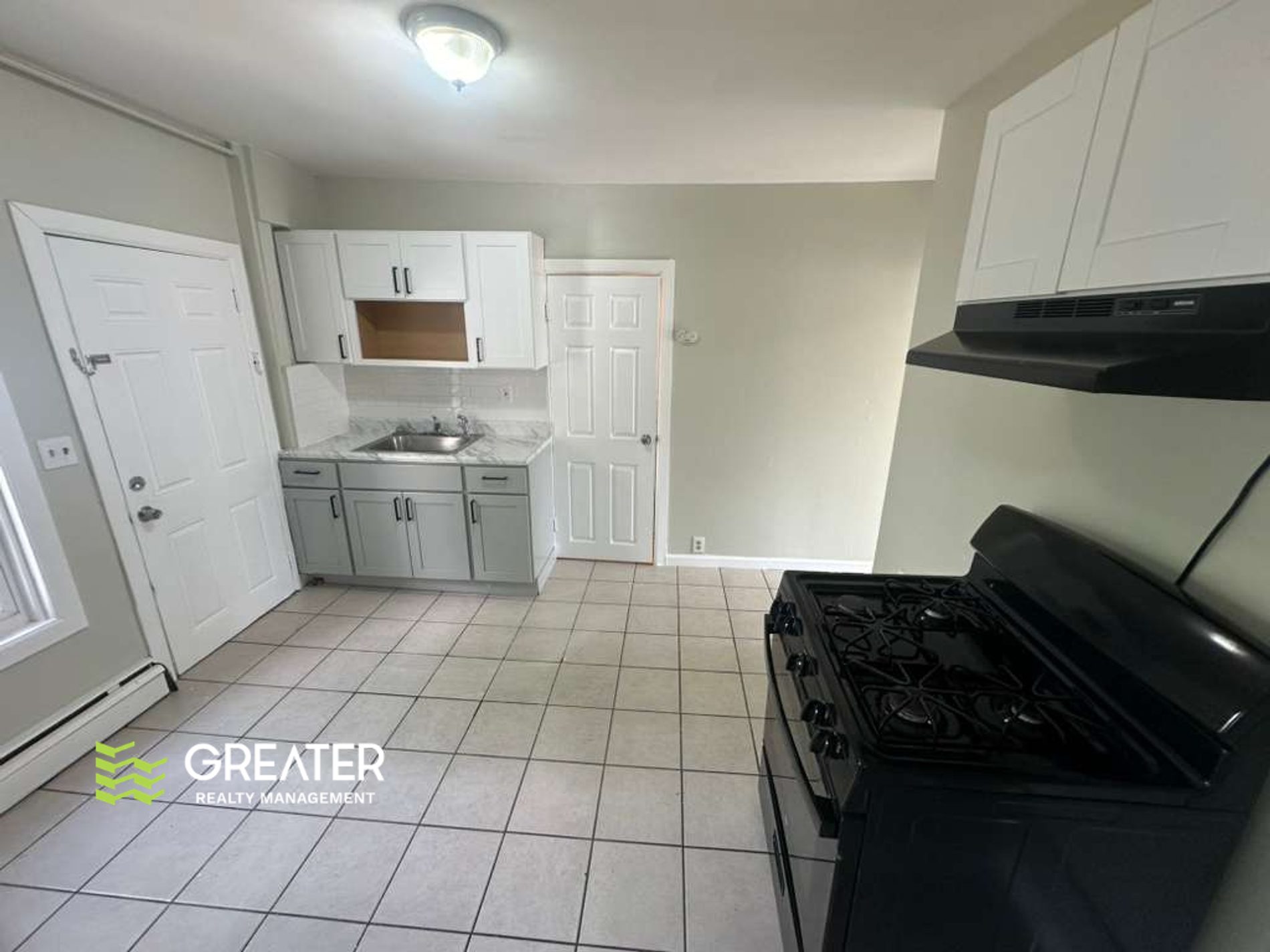 825 E 19th St, Paterson, NJ