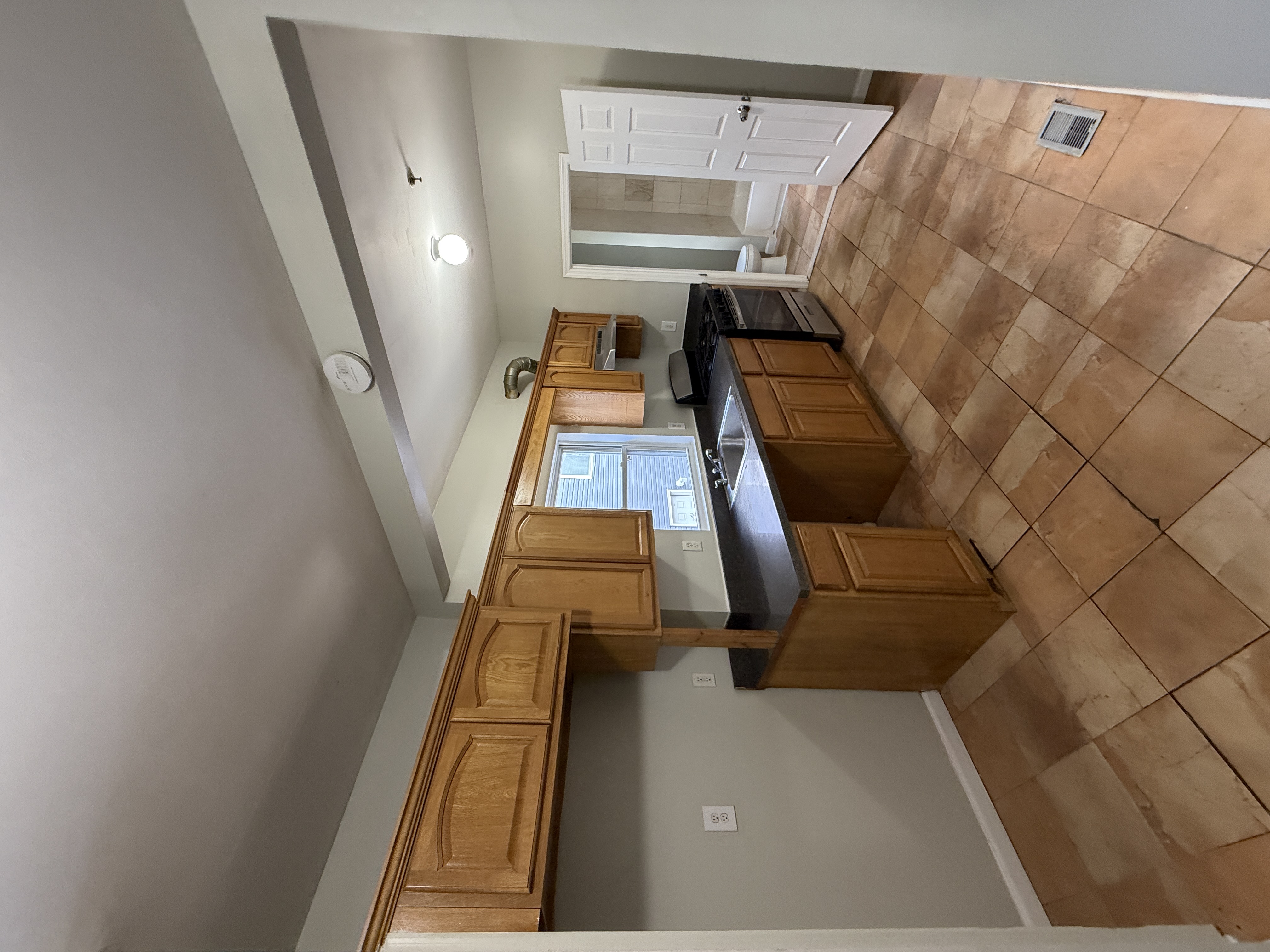 800 S 14th St, Newark, NJ 