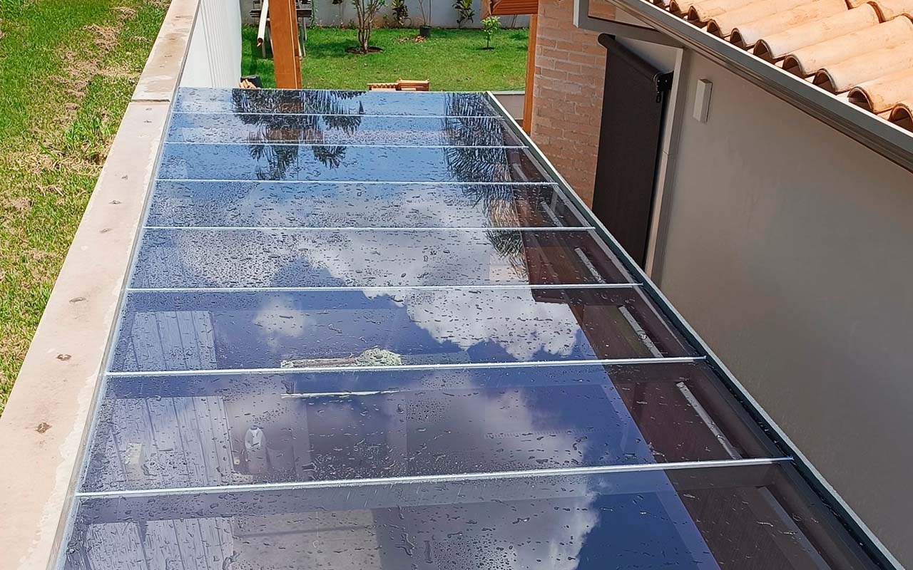 Vidro laminado em cobertura: segurança e claridade