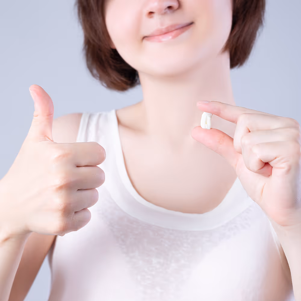Dental X-ray used to confirm whether a damaged tooth needs extraction